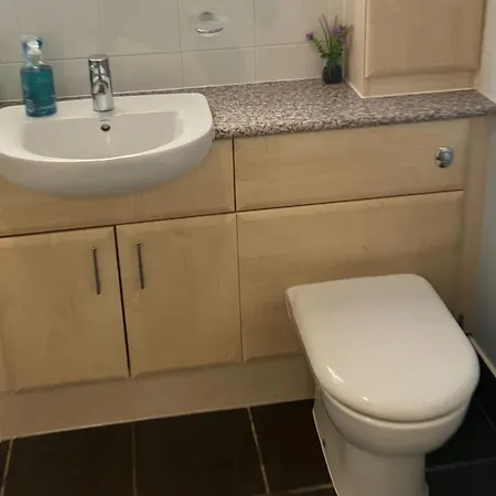 Cedarfells, Hewetson Court, With Parking كيسويك