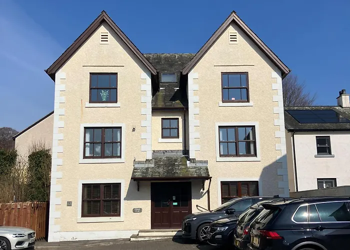 Holiday home Cedarfells, Hewetson Court, With Parking *